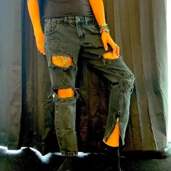 Black distressed jeans with zippers - Picture 1 of 8